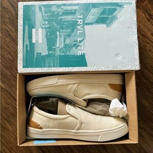 Brand new Toms TRVL Lite Slip-on shoes, Size 7, Color Birch Canvas